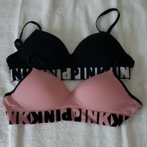 2/20$ 💕 Victoria's secret wireless bras bundle.